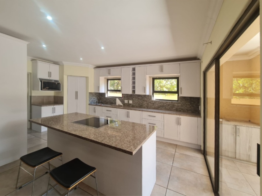 To Let 4 Bedroom Property for Rent in Melodie North West